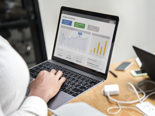 businesswoman-working-laptop-1